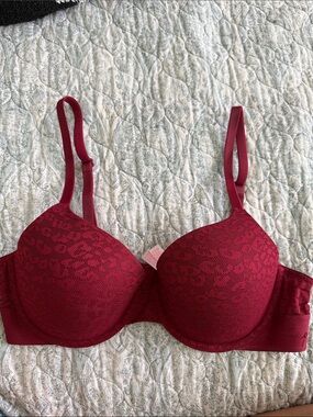 PINK Victoria's Secret Deep Red Lace Cheetah Print T-Shirt Lightly Lined Bra